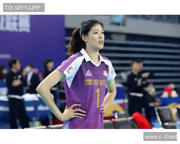 天津女排热身赛接连举行全力磨合队伍锻炼外援与新人提升整体实力